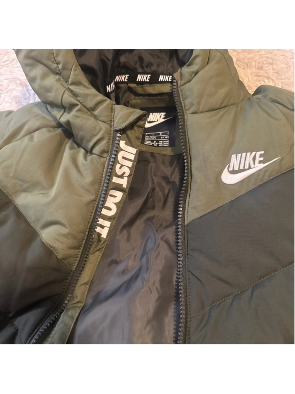 Boys Nike Puffer Jacket Size 7 Green Black Hooded Coat